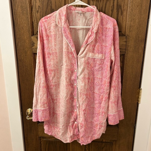 Victoria's Secret Other - Victoria’s Secret Flannel Pink Snakeskin Nightgown Long Sleep Shirt Medium